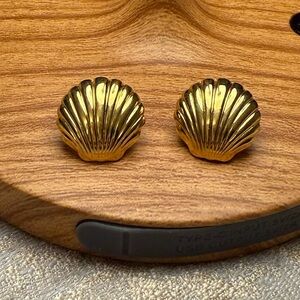Vintage Mermaid Shell Stud Earrings